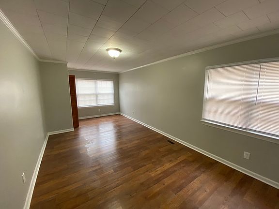 4th image of 119 Jackson St