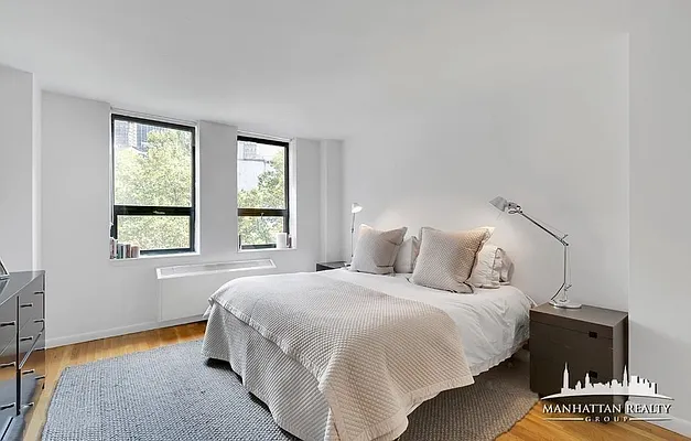 Rented by Manhattan Realty Group | media 15