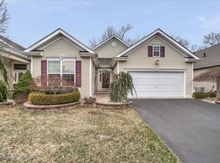 43 Whirlaway Rd, Manalapan, NJ 07726