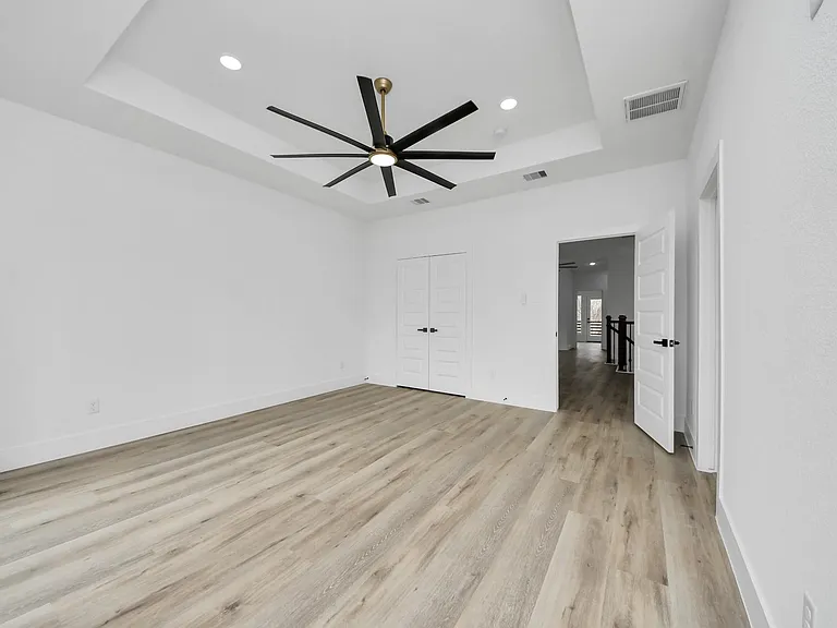 3524 Rebecca St — Photo 25