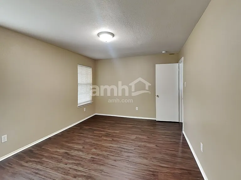 9618 Lasbury Dr — Photo 19