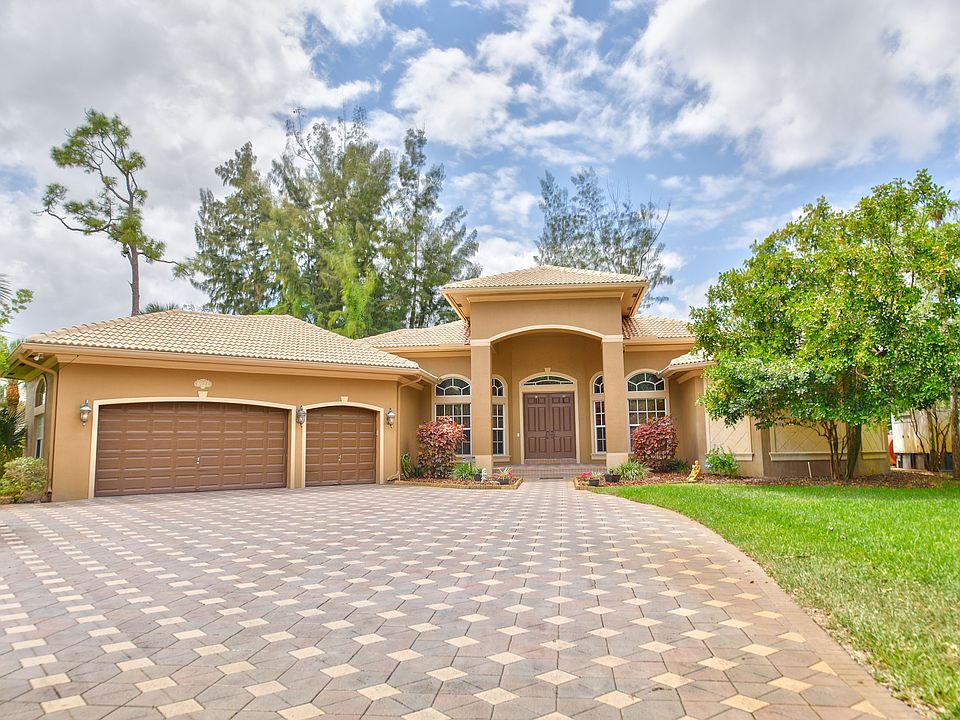 1st image of 6923 NW 66th Way