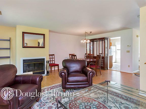 4th image of 325 Cornwall Meadows Ln #325