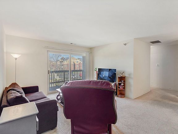 4th image of 208 Glengarry Dr APT 301