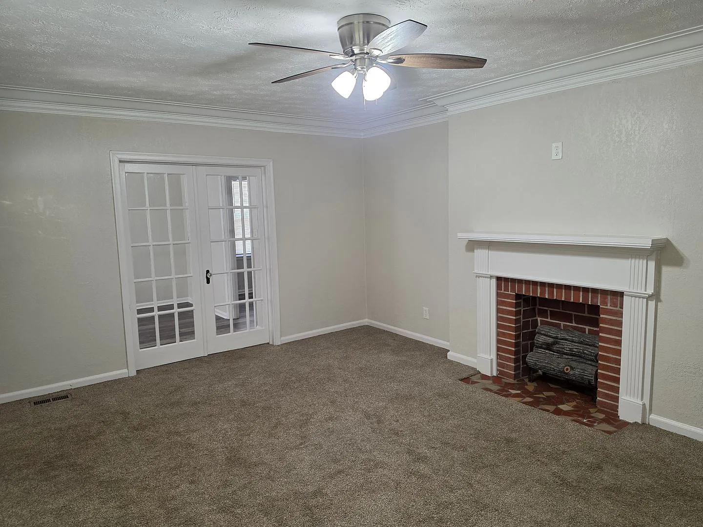 Coming Soon 4br/2bath Midtown Columbus — Photo 4