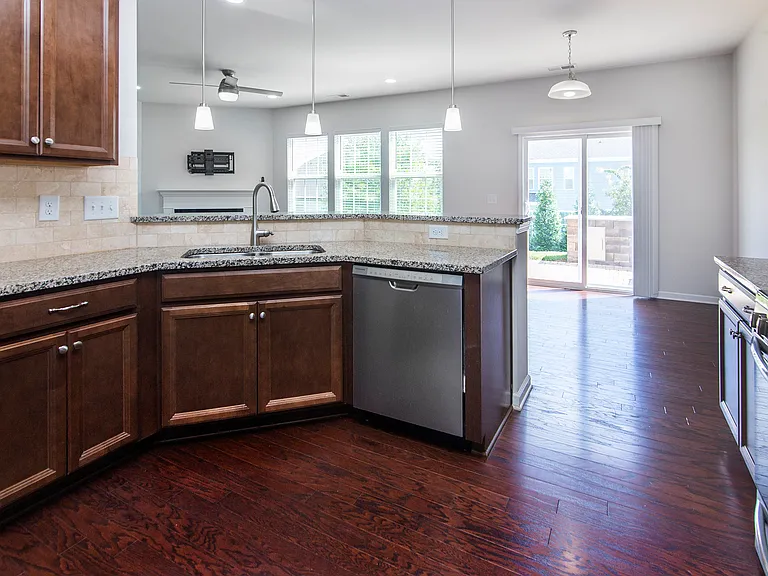 913 Ashton Oak Ct — Photo 18