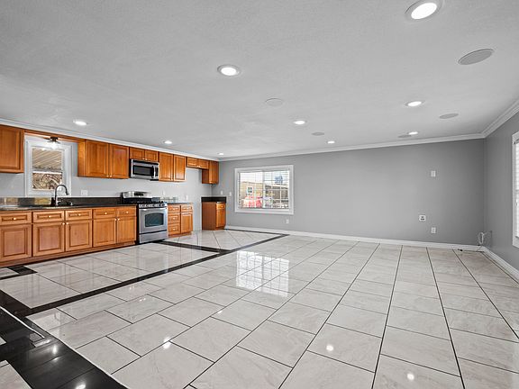 4th image of 1301 E Avenue I #132