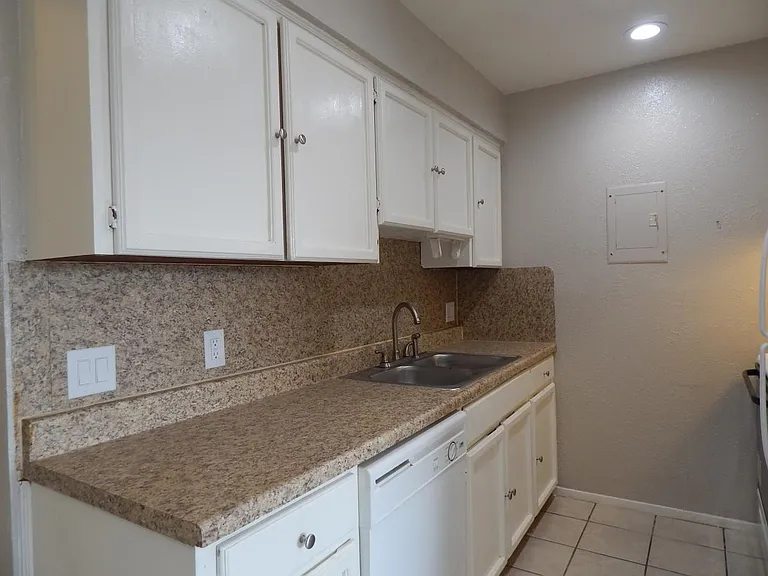 921 Quetzal St #1 — Photo 7