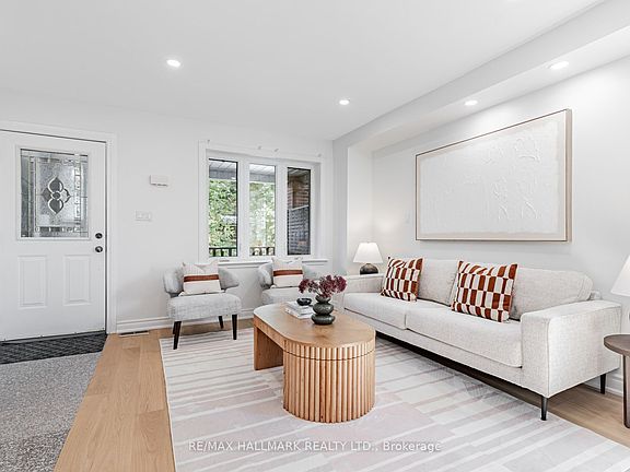 4th image of 8 Redwood Ave