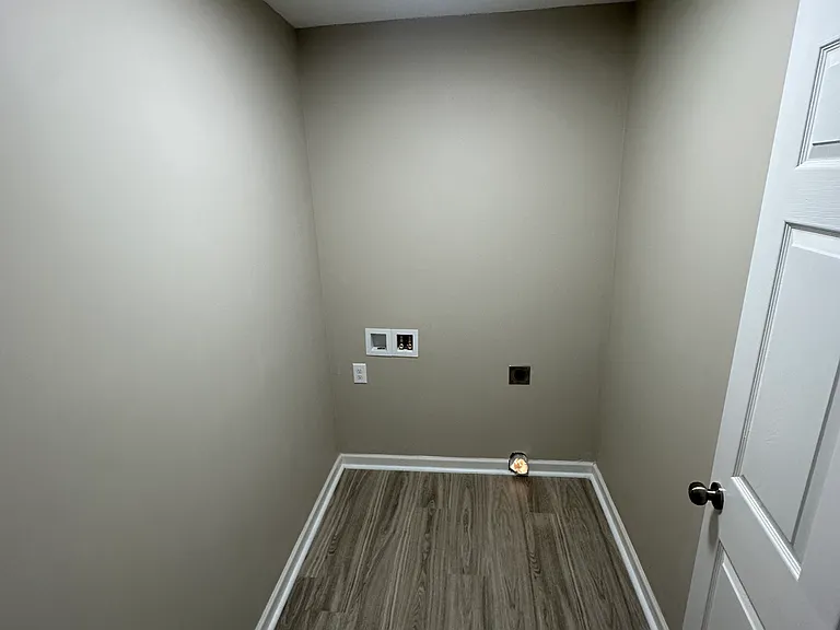 104 Wesley Dr — Photo 14