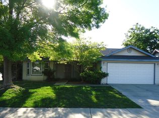1727 Avenue B, Kingsburg, CA 93631