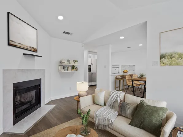 6409 Burns St APT 304, Austin, TX 78752