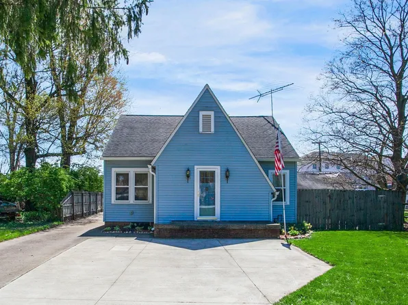 19652 Paxson Dr S, South Bend, IN 46637