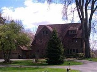 3536 Cascade Rd SE, Grand Rapids, MI 49546