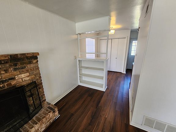 4th image of 1903 W Shields Dr