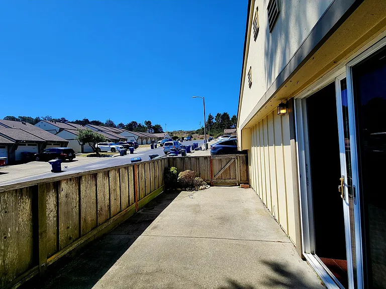 2700 Kilconway Ln — Photo 24