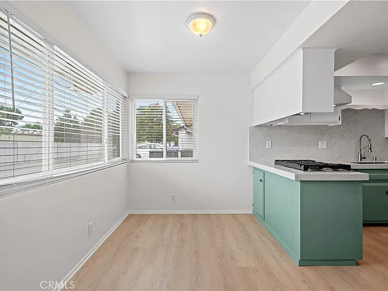 1019 E Walnut Ave — Photo 10