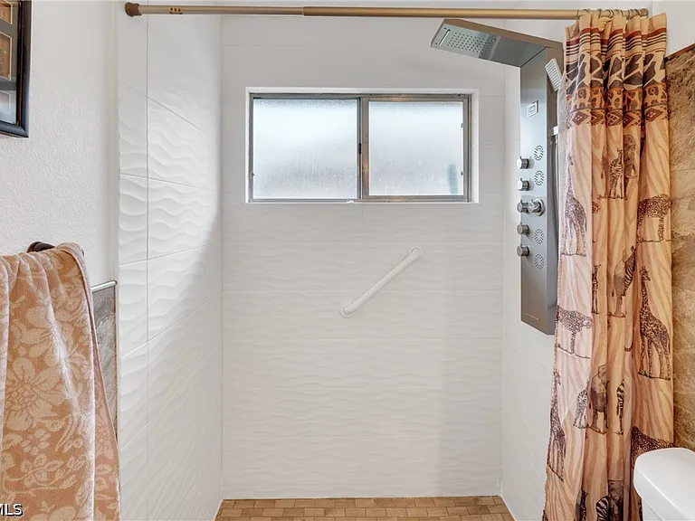 6511 Royal Woods Dr — Photo 26