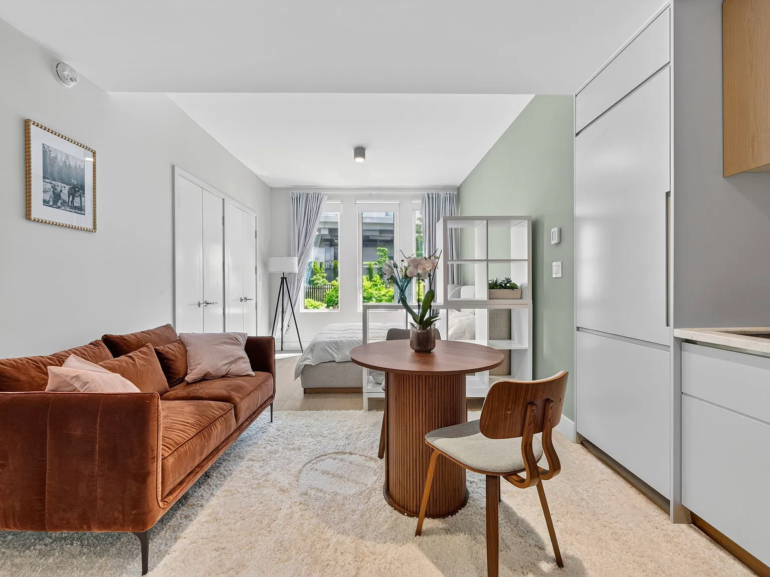 208 Delancey Street — Photo 2
