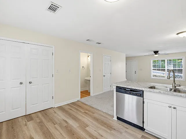105 Westchester Dr #A8 — Photo 11