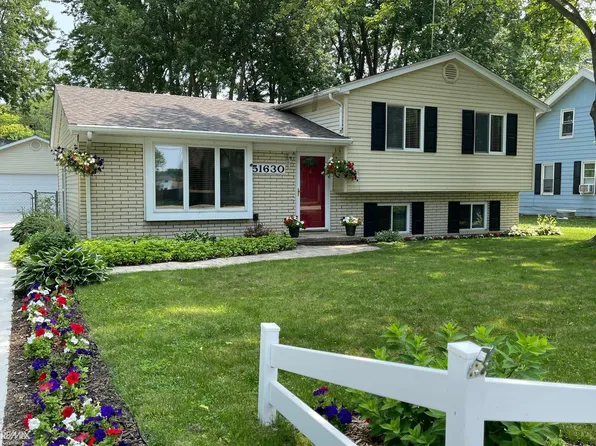 51630 Washington St, New Baltimore, MI 48047