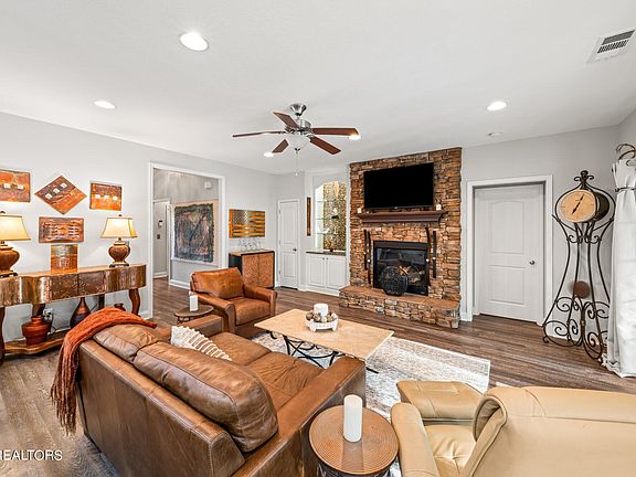 5th image of 12631 Sailpointe Ln
