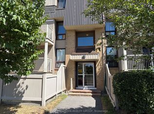 14 Sweetbriar Cir #4, Ottawa, ON K2J 2K4