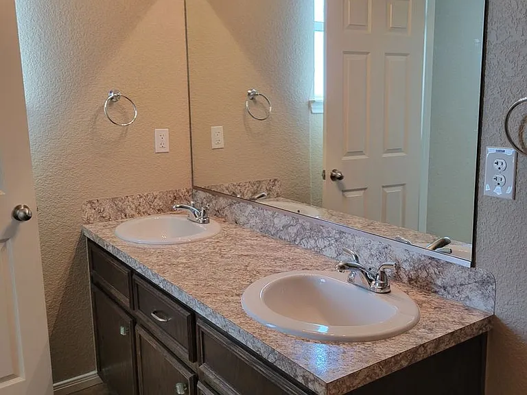 105 Stone Canyon Ct — Photo 11
