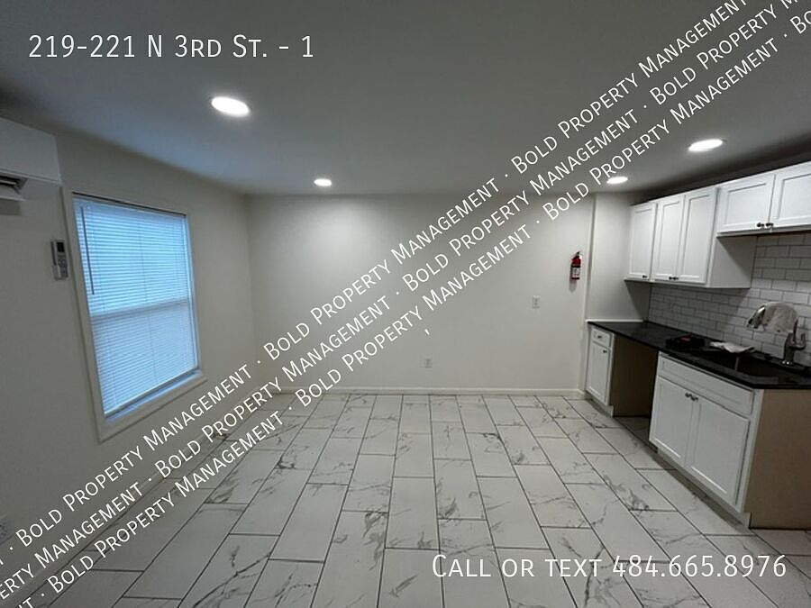 1st image of 219-221 N 3rd Ave #1