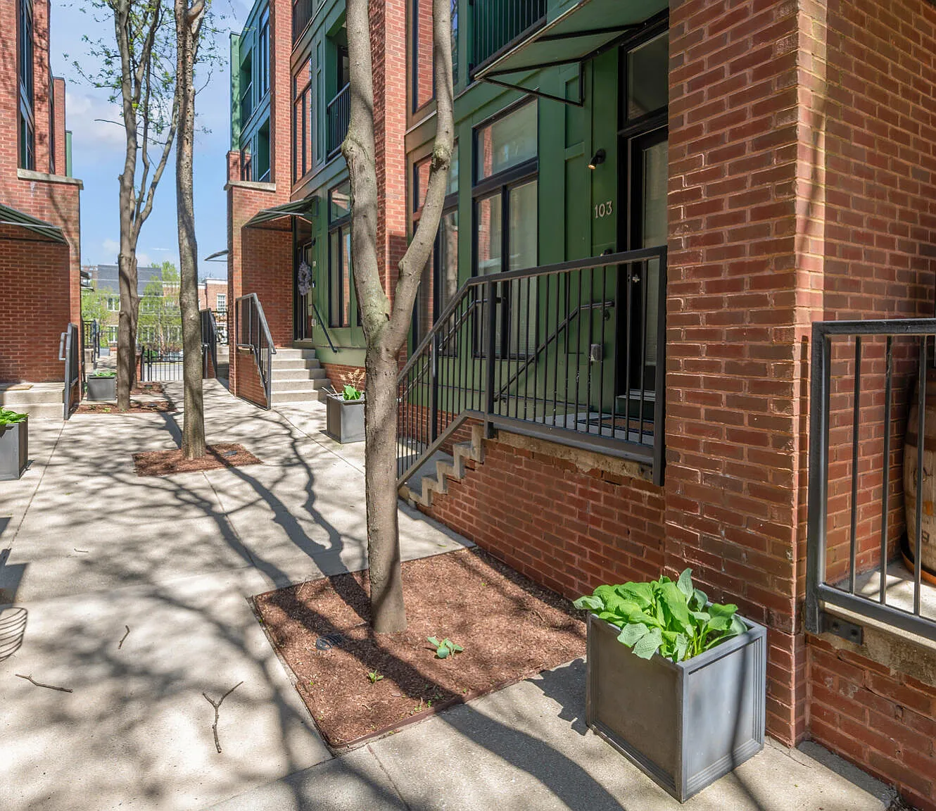 2 bed, 2.5 bath, 1437 sqft, $2,450 — Photo 3
