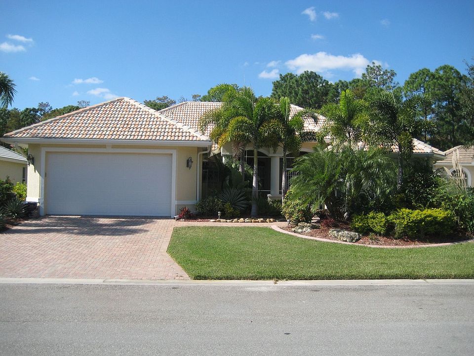 Front View of 10842 Pond Ridge