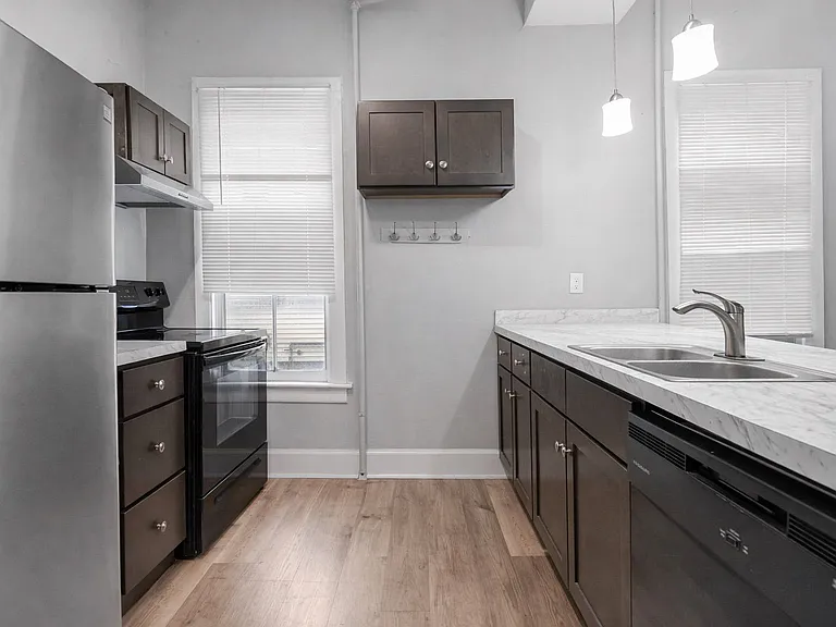 72 Walnut St #A — Photo 6