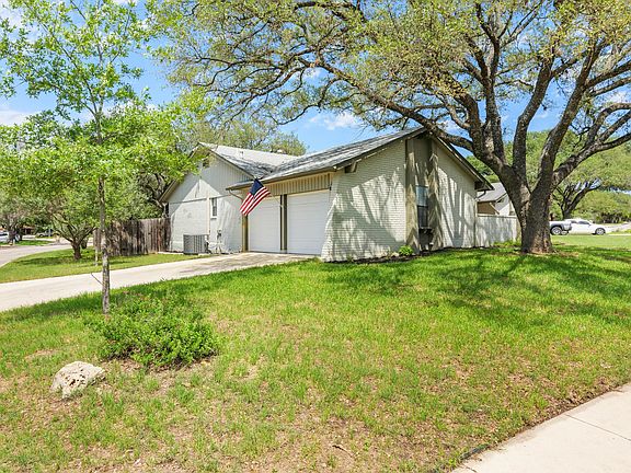 3rd image of 2411 Rockaway Ln