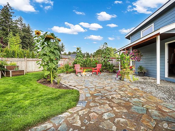 4th image of 5611 231st Street Ct E