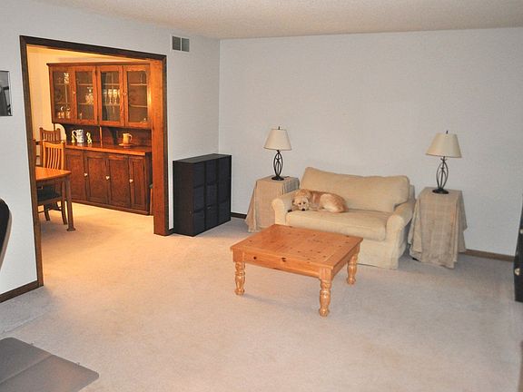 2nd image of 11 Essex Ct