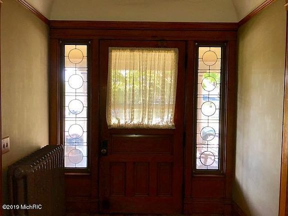 4th image of 302 N Harrison St