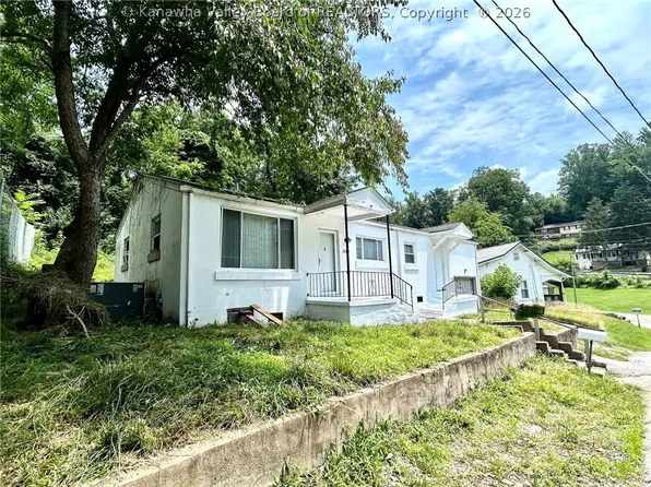 1842 Oakridge Dr #B, Charleston, WV 25311
