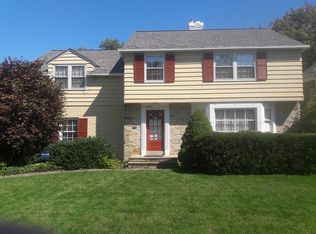 2927 Weymouth Rd, Shaker Heights, OH 44120