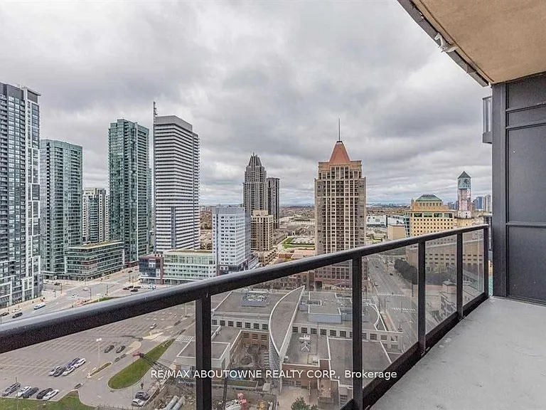 330 Burnhamthorpe Rd W #2303 — Photo 12