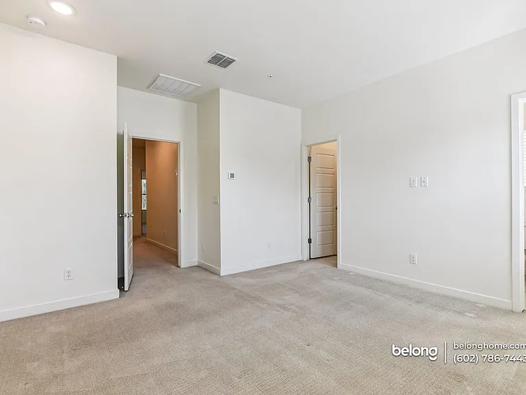 8192 N 22nd Dr — Photo 13