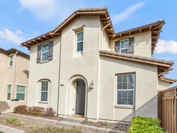 150 Barnhill Dr, Folsom, CA 95630