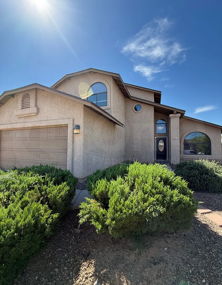 4 bed, 3.0 bath, 1759 sqft, $2,075 — Photo 2