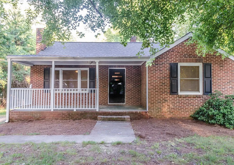 1233 Cheshire Ave
