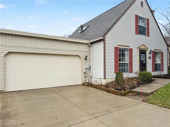 1766 Stone Creek Ln, Twinsburg, OH 44087