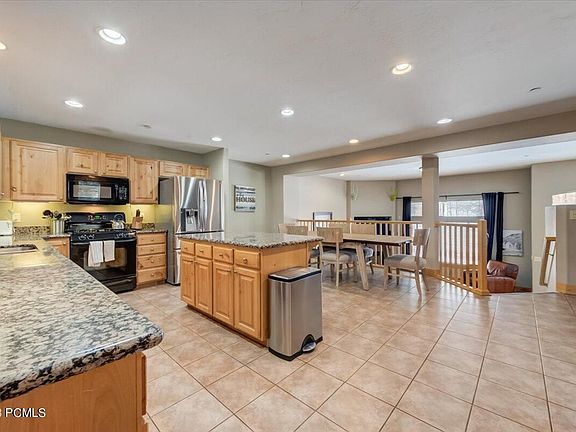 3rd image of 5666 N Oslo Ln