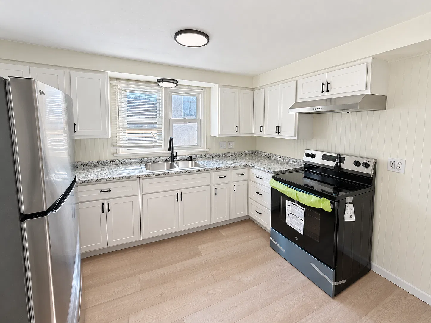 4 bed, 1510 sqft, $2,050 — Photo 2