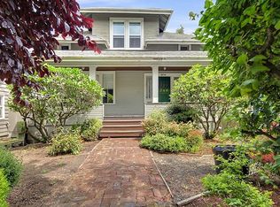 9216 Interlake Ave N, Seattle, WA 98103