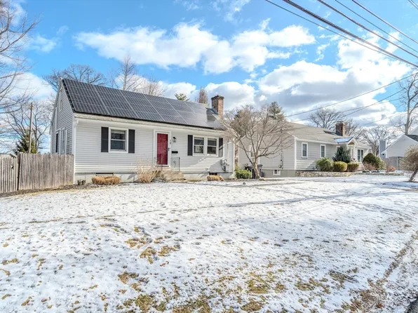 18 Florissant Ave, Framingham, MA 01701