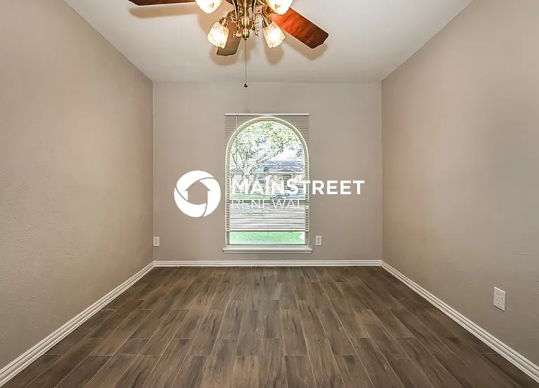 450 Thistle Dr — Photo 10