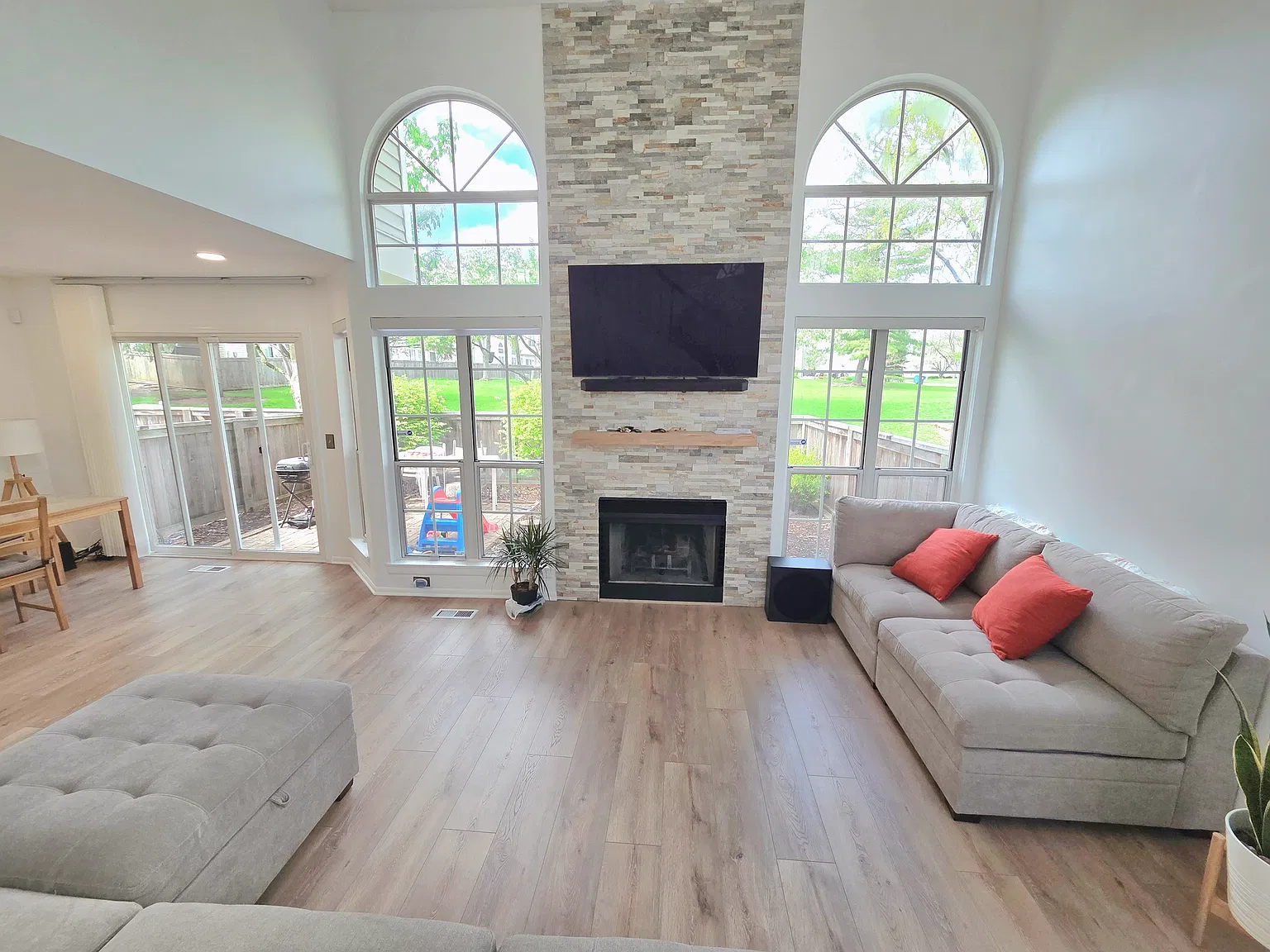 3 bed, 1452 sqft, $3,600 — Photo 3